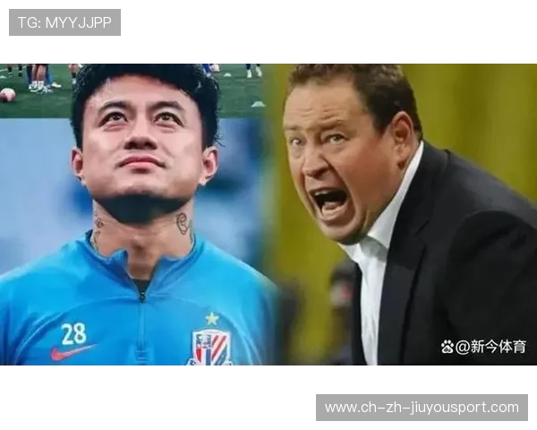 上海申花拉唐边路突破助攻建功：绿茵夜幕下的蓝白荣耀