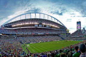 九游游戏中心官网-五大联赛紧密赛程中边路传中战术占比变化趋势，五大联赛边锋