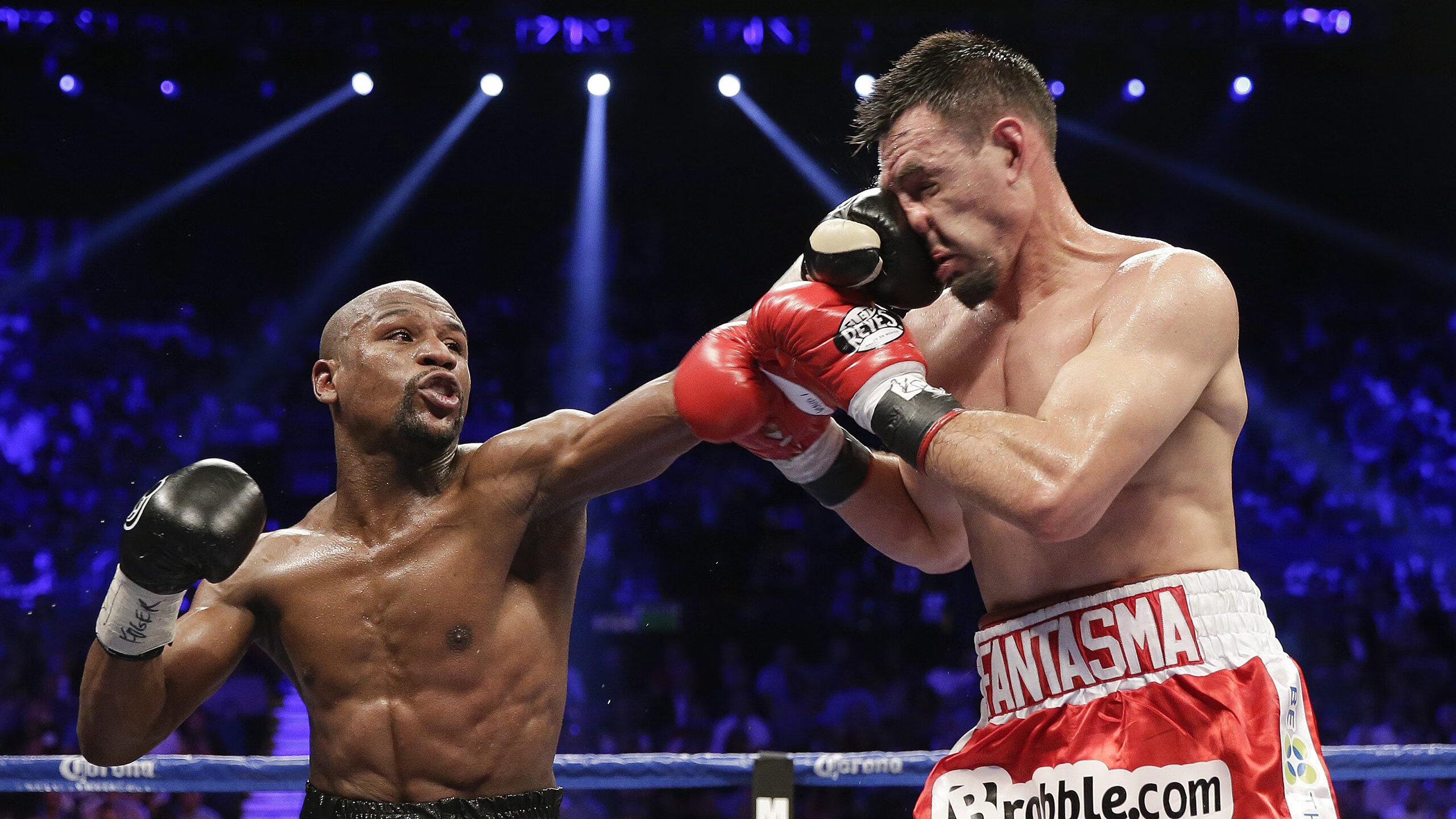 勒沃库森门将状态出色屡次救险，勒沃库森吧